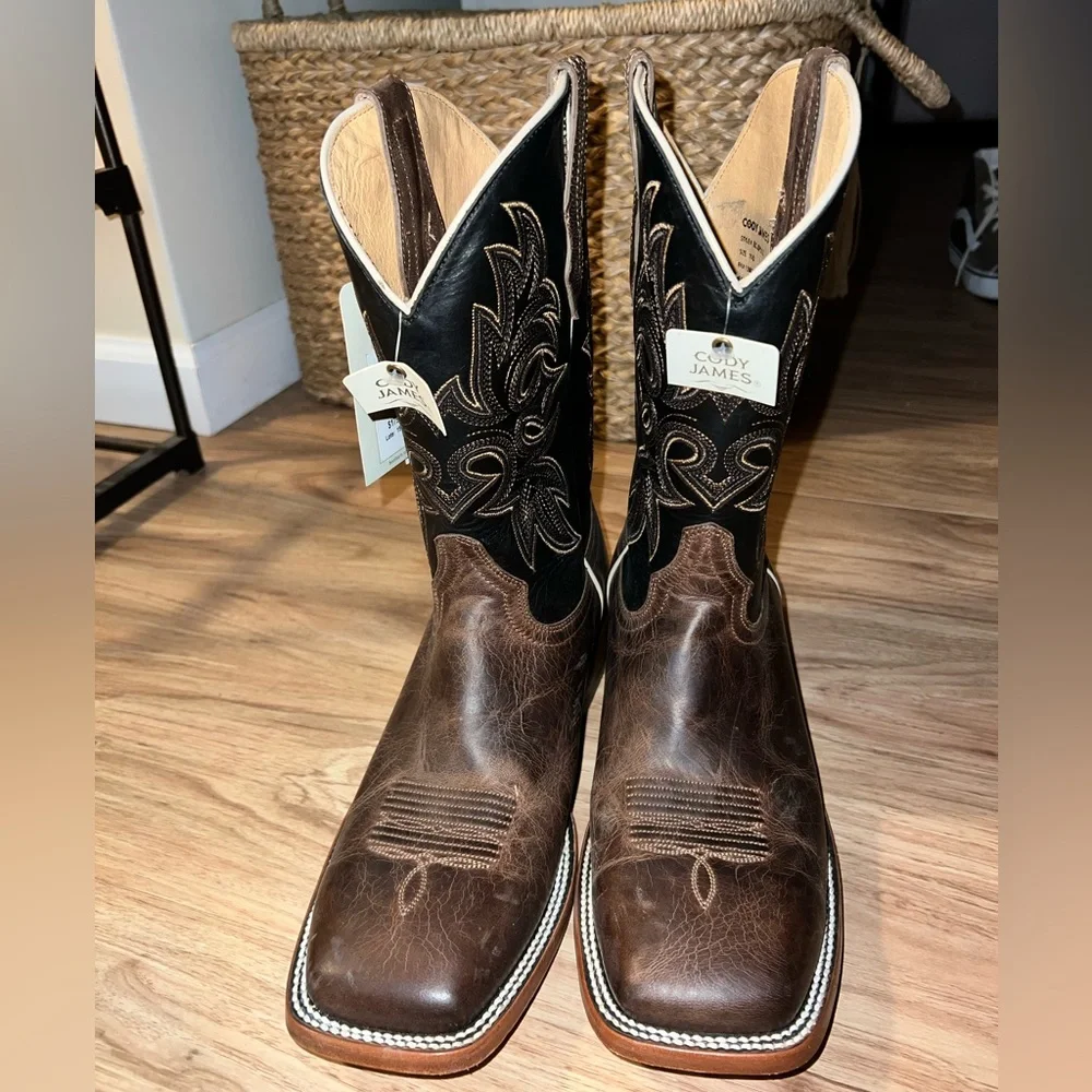 Brand new Cody James cowboy boots. Never worn - Picture 1 of 3